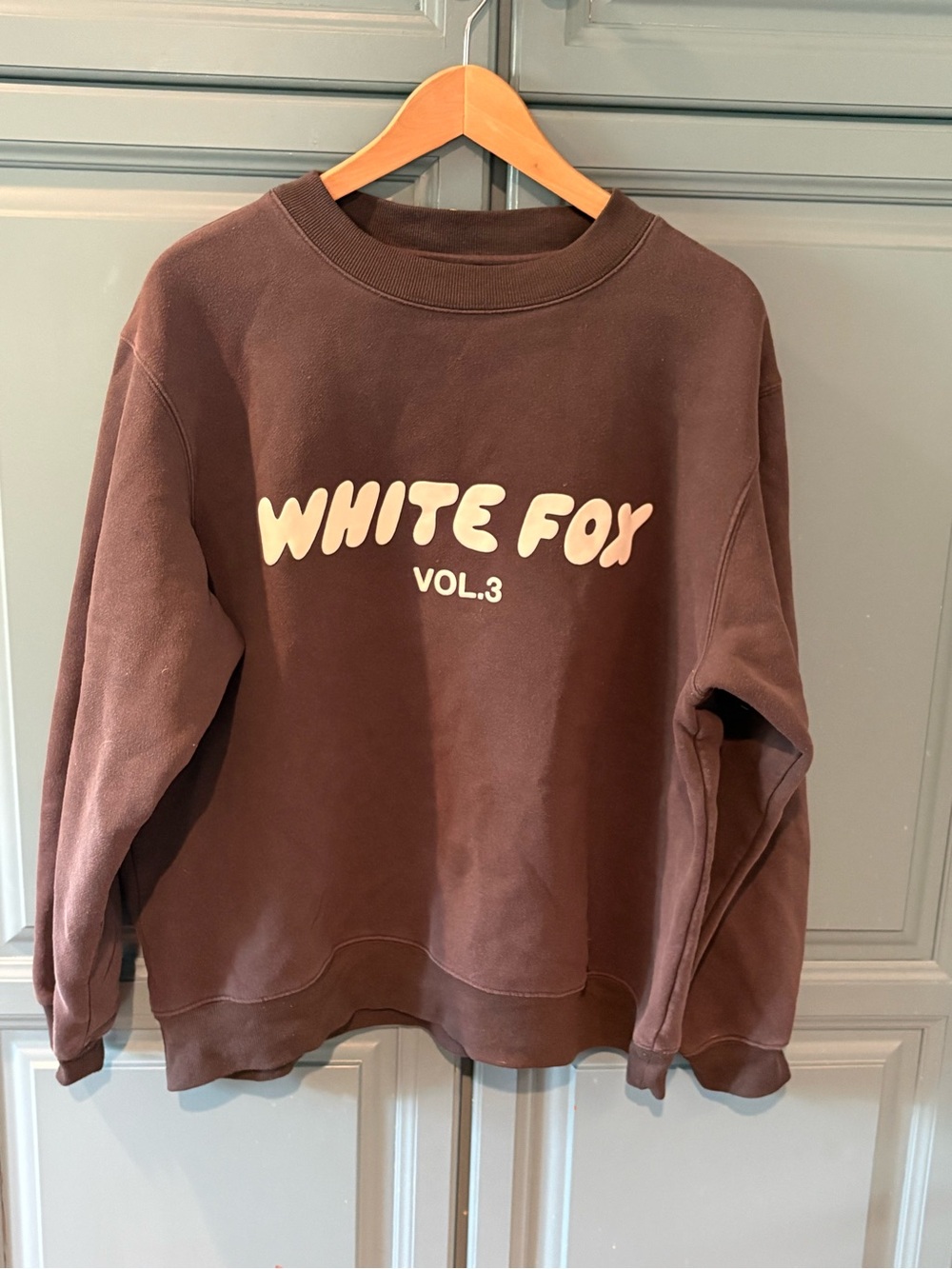 White Fox Boutique Black Brown Sweatshirt with Cream Logo M/L